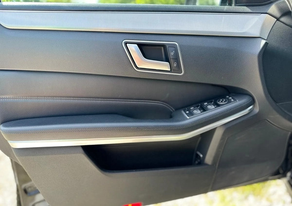 Mercedes-Benz Klasa E cena 69900 przebieg: 252900, rok produkcji 2014 z Piechowice małe 92